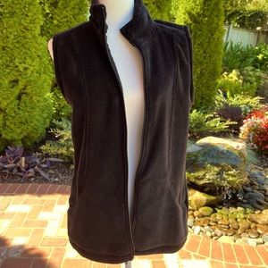 Black Vest by WHITE SIERRA